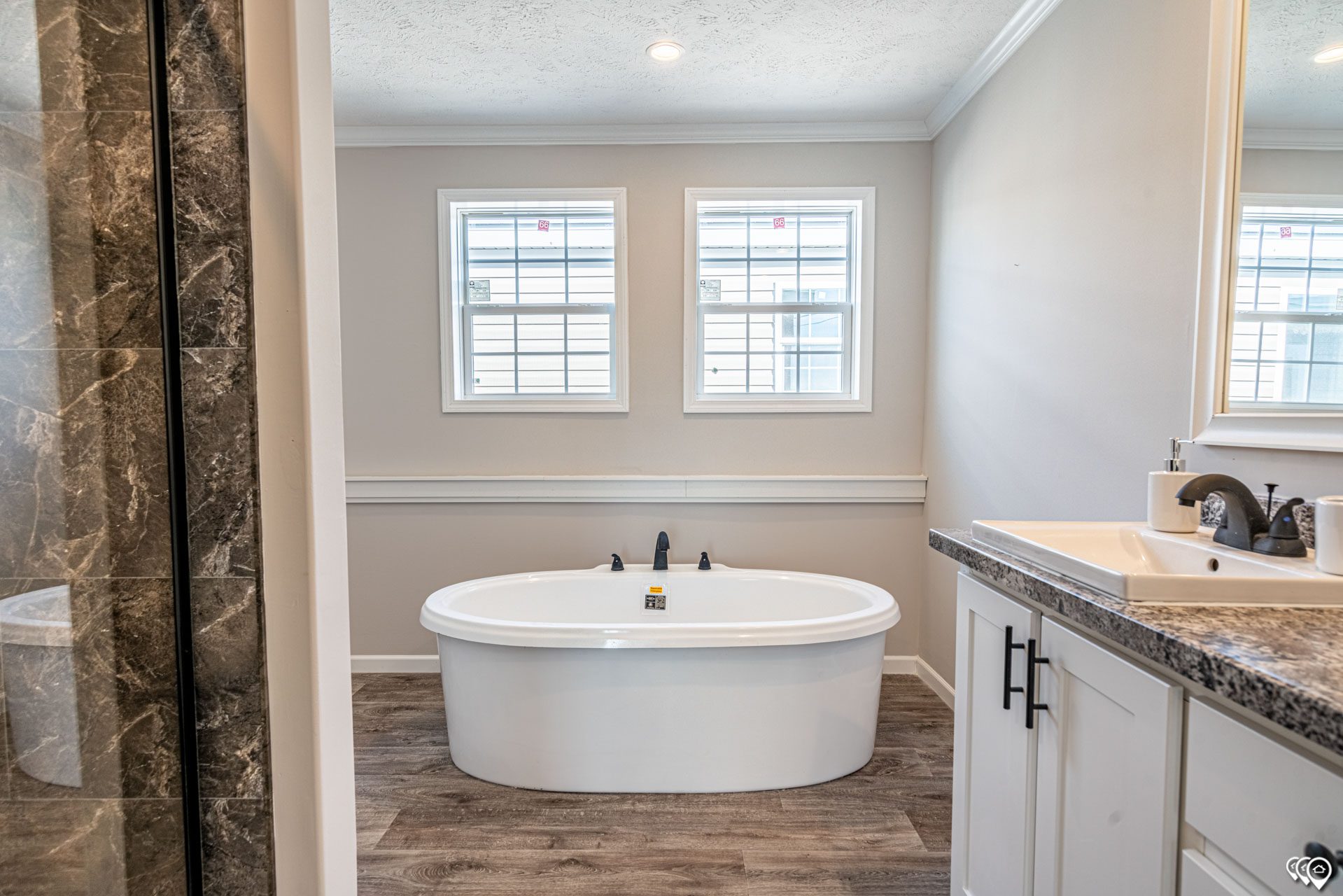 owensboro The Frankfurt 2856H32A1F bath 3