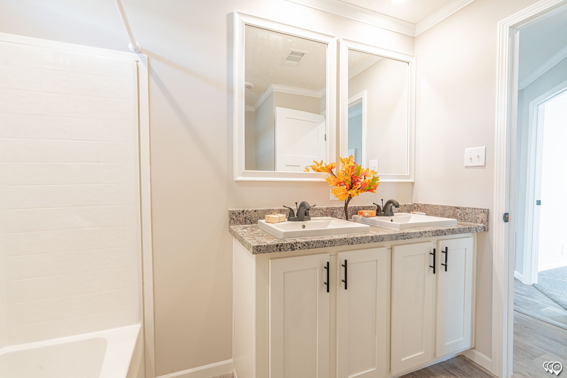 owensboro The Frankfurt 2856H32A1F bath 5