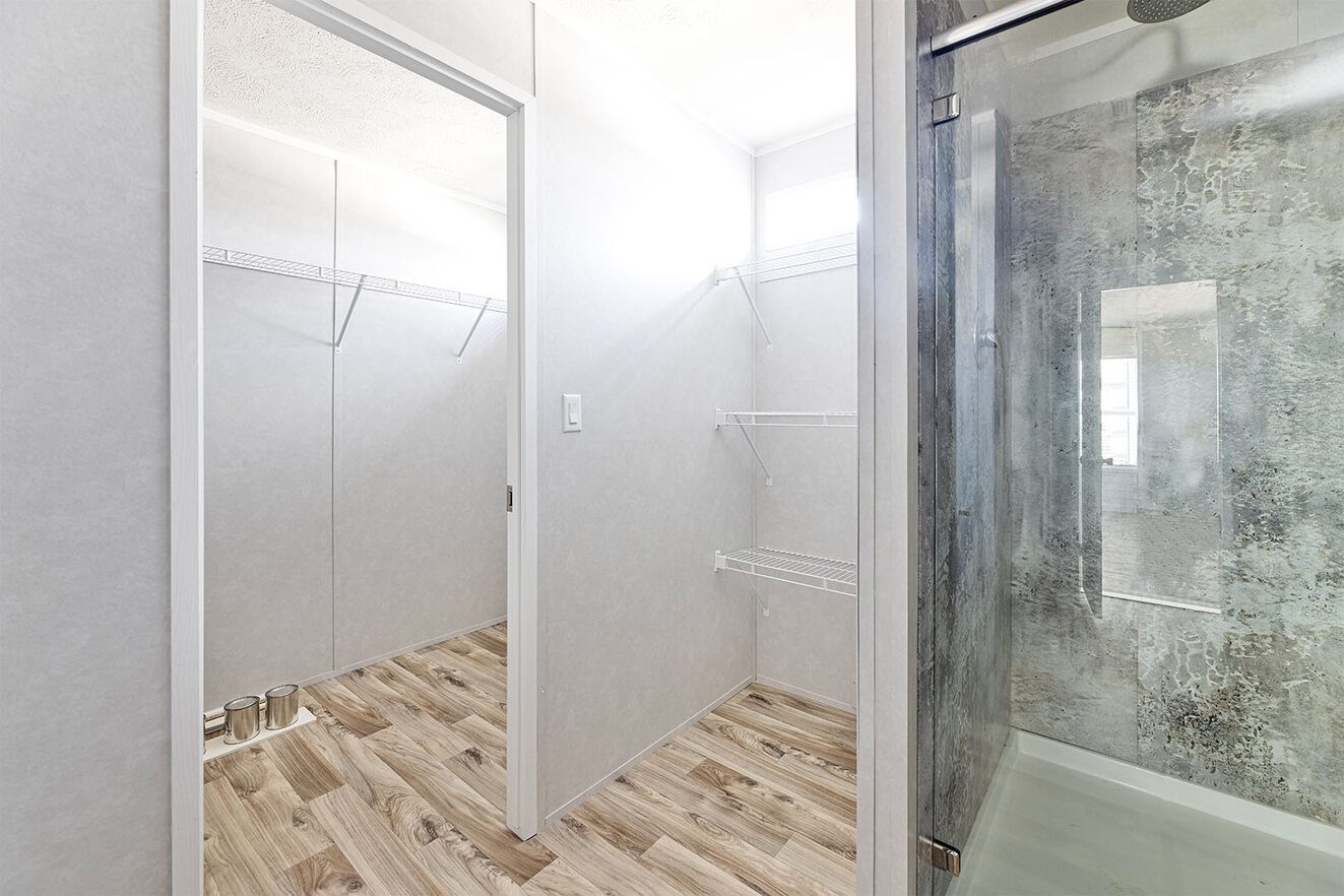 vy32684e 16 1690475516667 1323 12