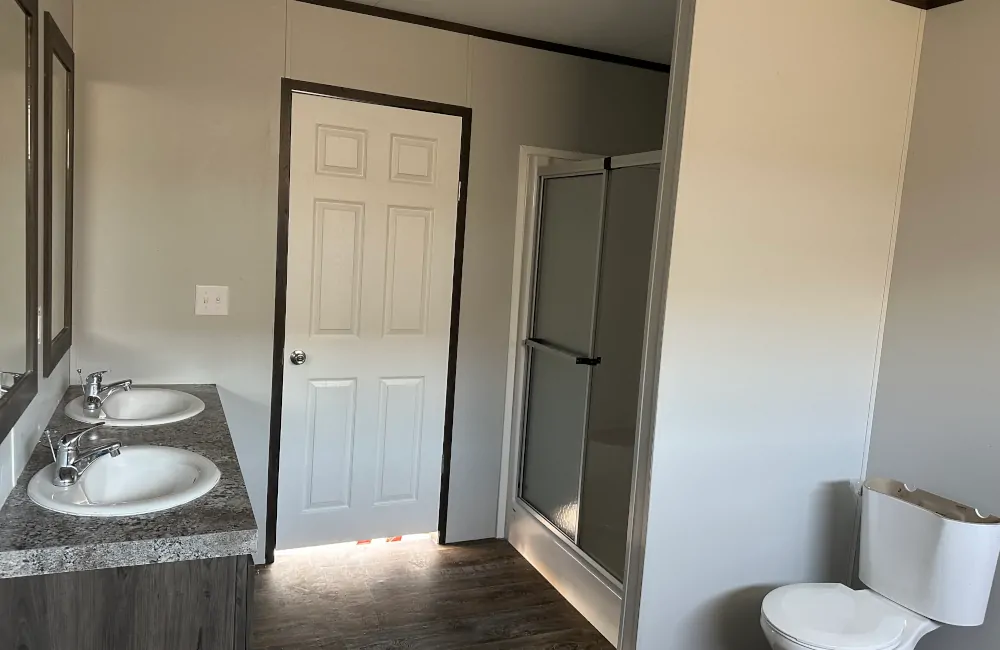 Fleetwood Pure 3268 PU32684U Bathroom3